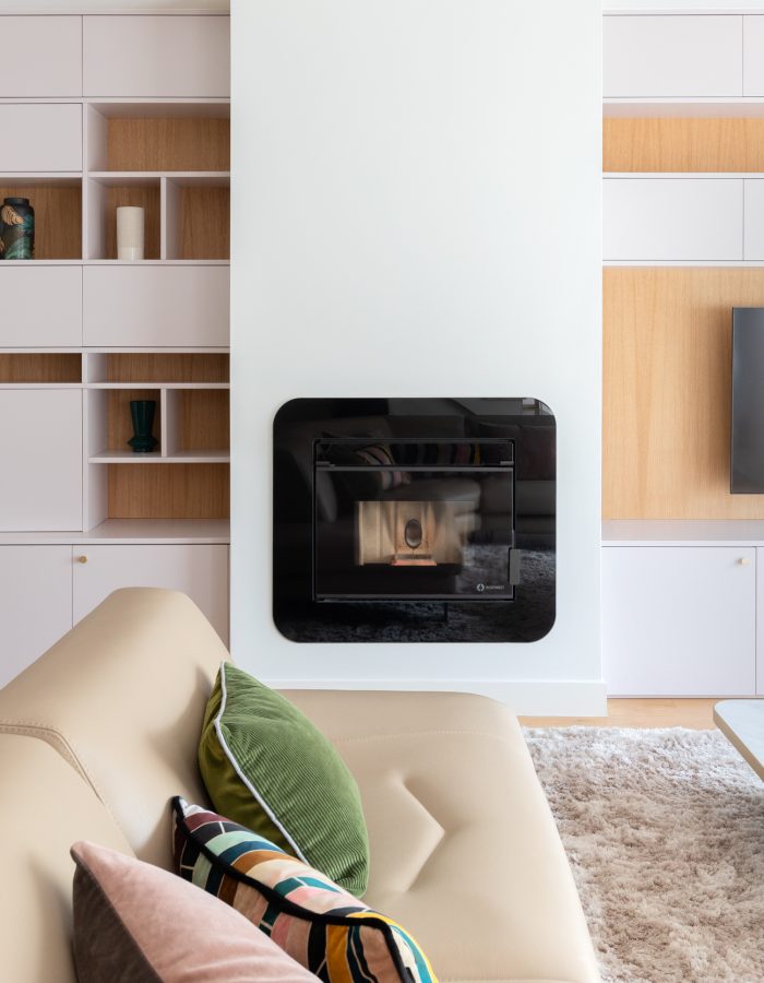 apres-amenagement-interieur-maison-saint-maur-des-fosses-meuble-sur-mesure-salon-cheminee.jpg