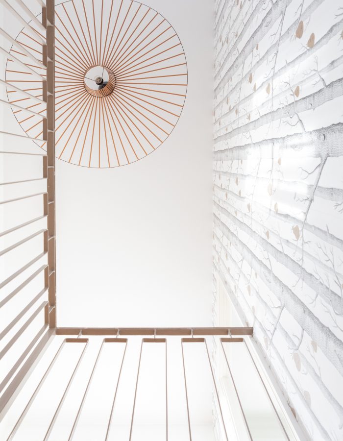 apres-amenagement-interieur-maison-saint-maur-des-fosses-meuble-sur-mesure-salon-escalier.jpg (2)