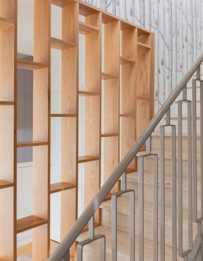 apres-amenagement-interieur-maison-saint-maur-des-fosses-meuble-sur-mesure-salon-escalier.jpg