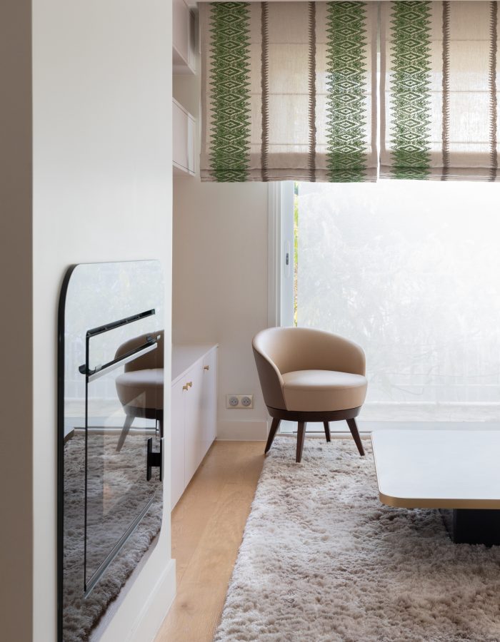 apres-amenagement-interieur-maison-saint-maur-des-fosses-meuble-sur-mesure-salon-rideaux.jpg